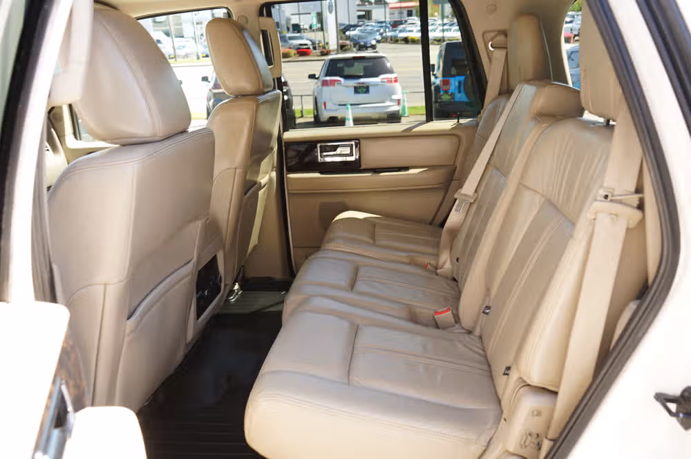 2016 Lincoln Navigator Select Image 16