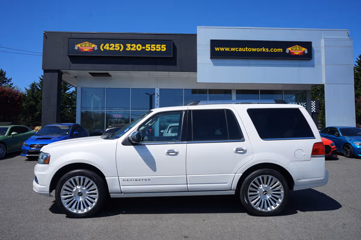 2016 Lincoln Navigator Select Image 2
