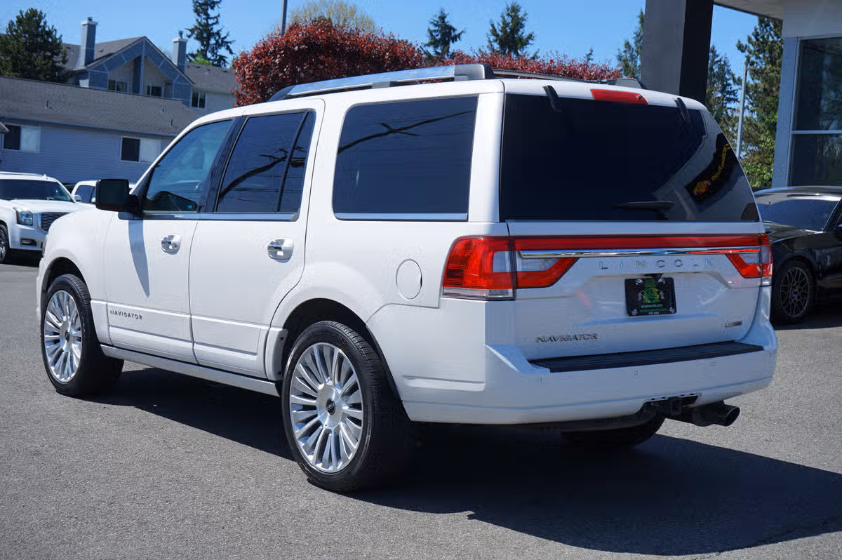 2016 Lincoln Navigator Select Image 3
