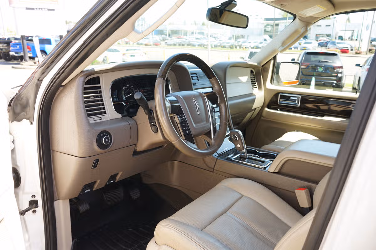 2016 Lincoln Navigator Select Image 15