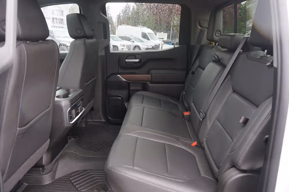 2021 GMC Sierra 1500 SLT Crew Cab Image 18