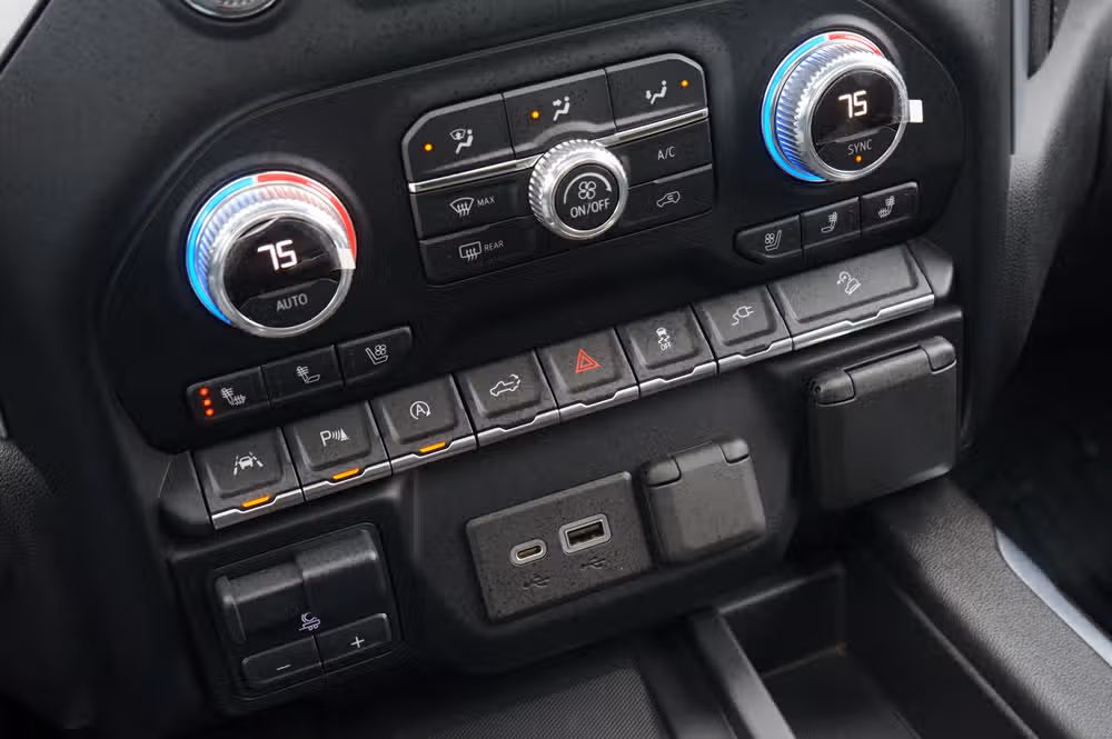 2021 GMC Sierra 1500 SLT Crew Cab Image 24