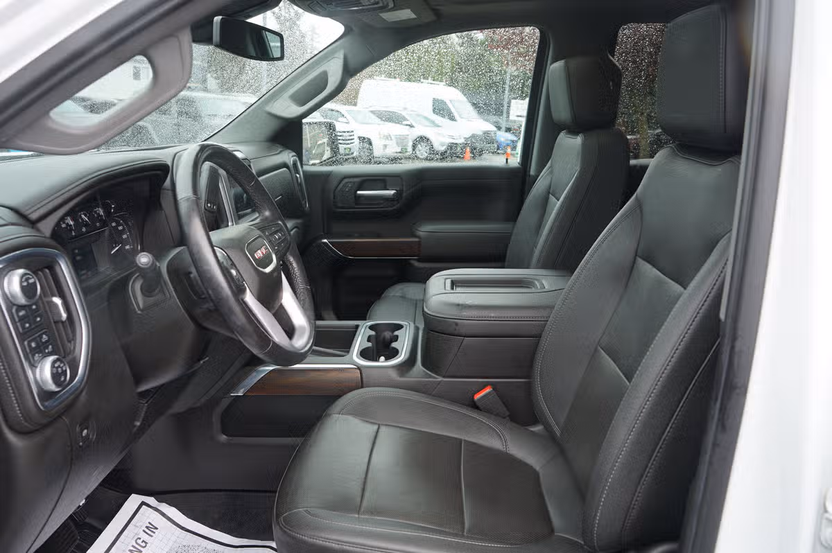 2021 GMC Sierra 1500 SLT Crew Cab Image 16