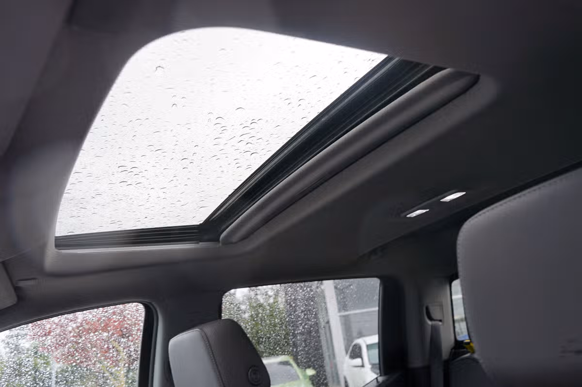 2021 GMC Sierra 1500 SLT Crew Cab Image 17