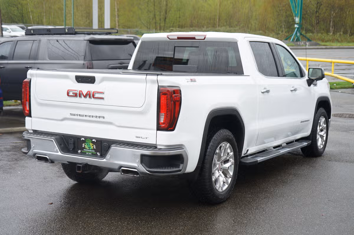 2021 GMC Sierra 1500 SLT Crew Cab Image 5