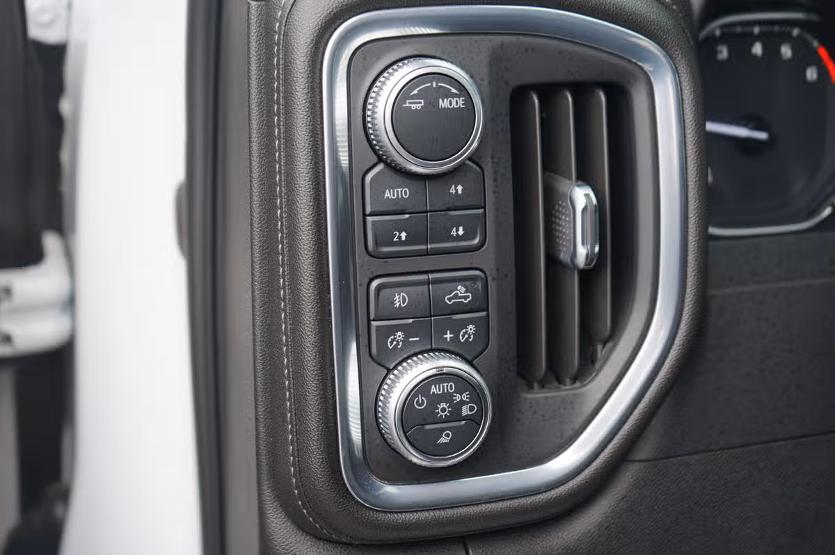 2021 GMC Sierra 1500 SLT Crew Cab Image 13