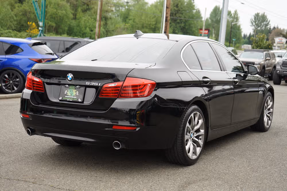 2016 BMW 5 Series 535i Image 5