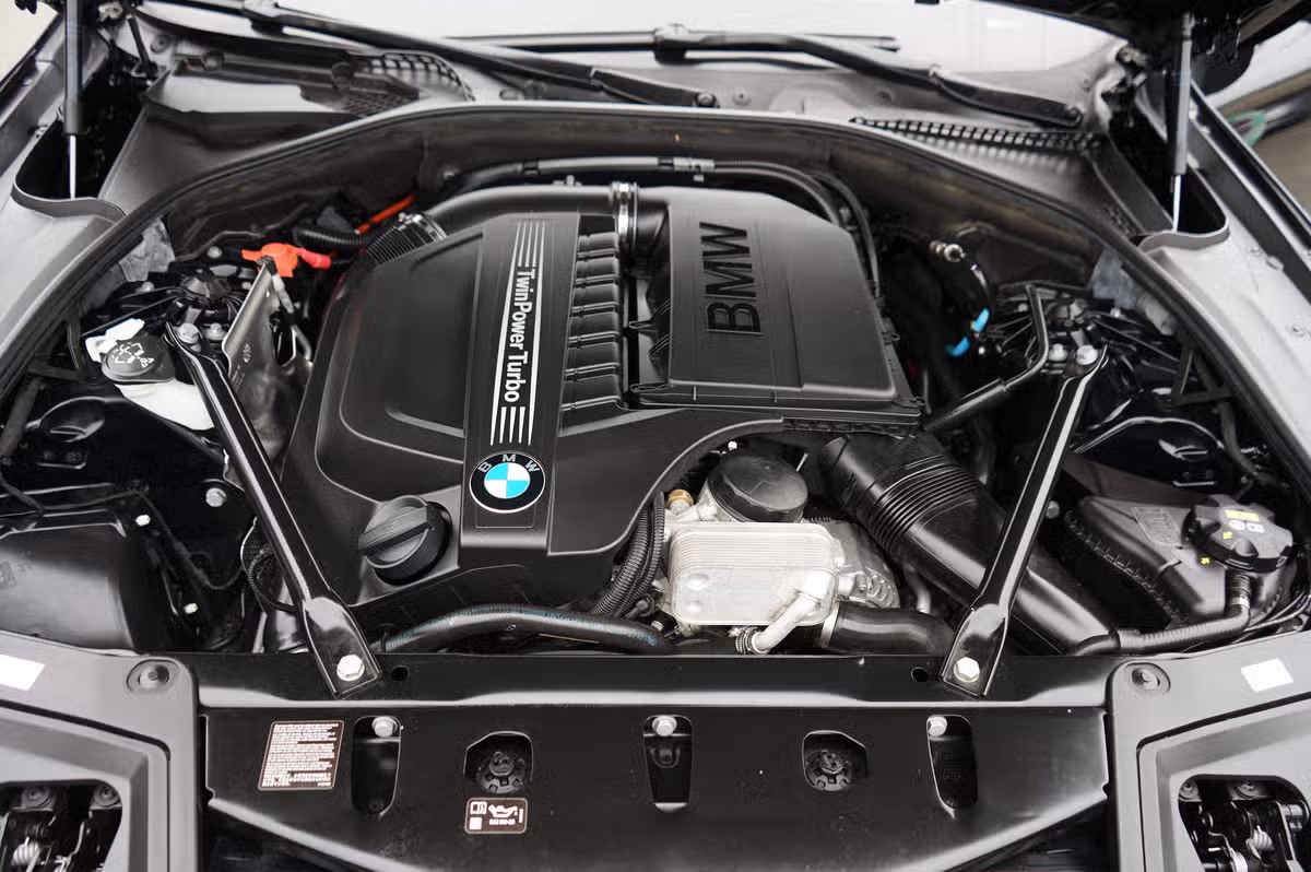 2016 BMW 5 Series 535i Image 9