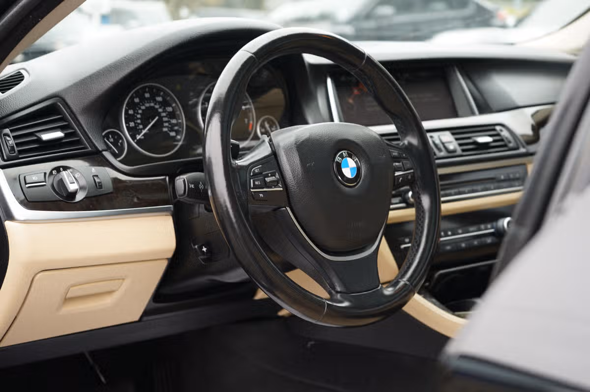 2016 BMW 5 Series 535i Image 11