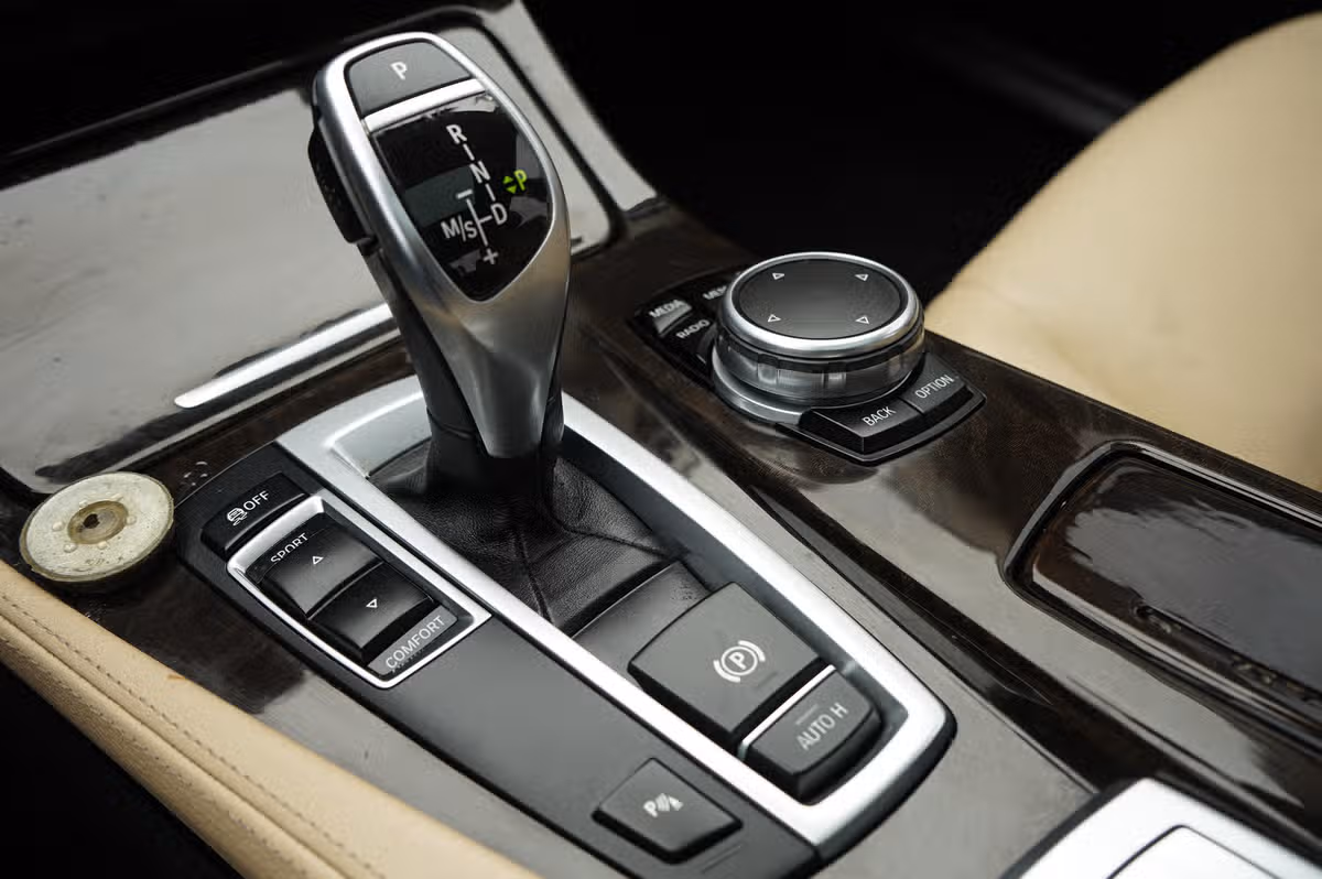 2016 BMW 5 Series 535i Image 17