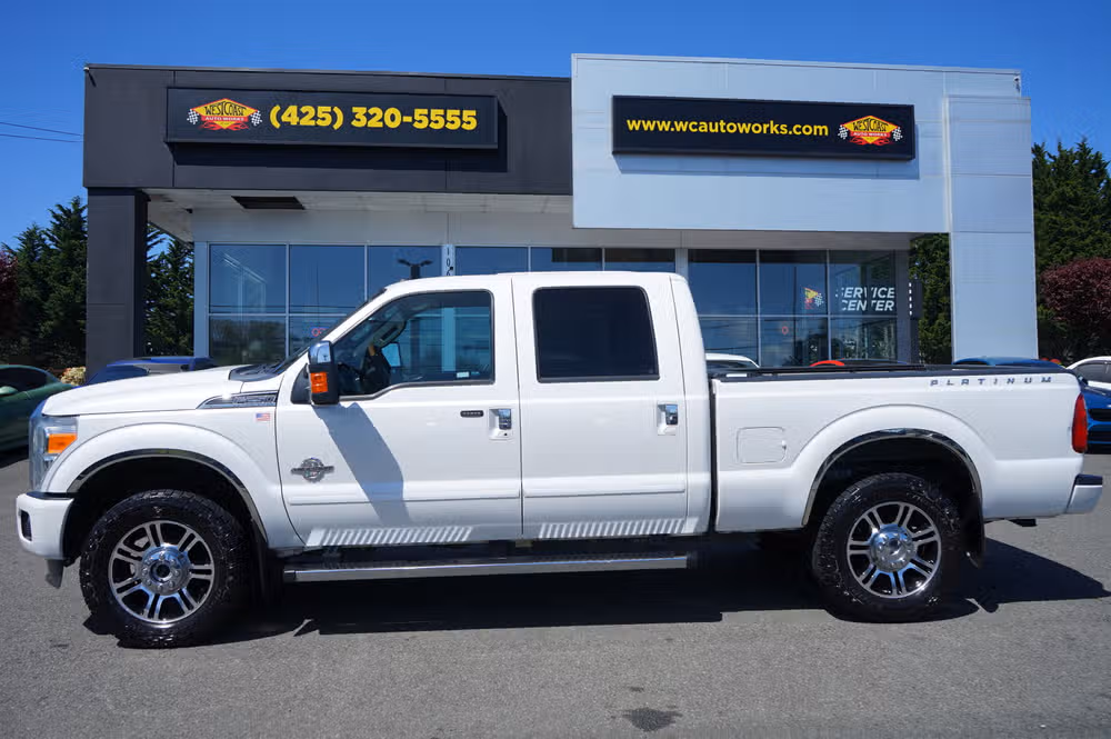 2013 Ford F-250 Super Duty Platinum Crew Cab Image 2