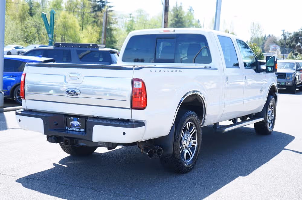 2013 Ford F-250 Super Duty Platinum Crew Cab Image 5