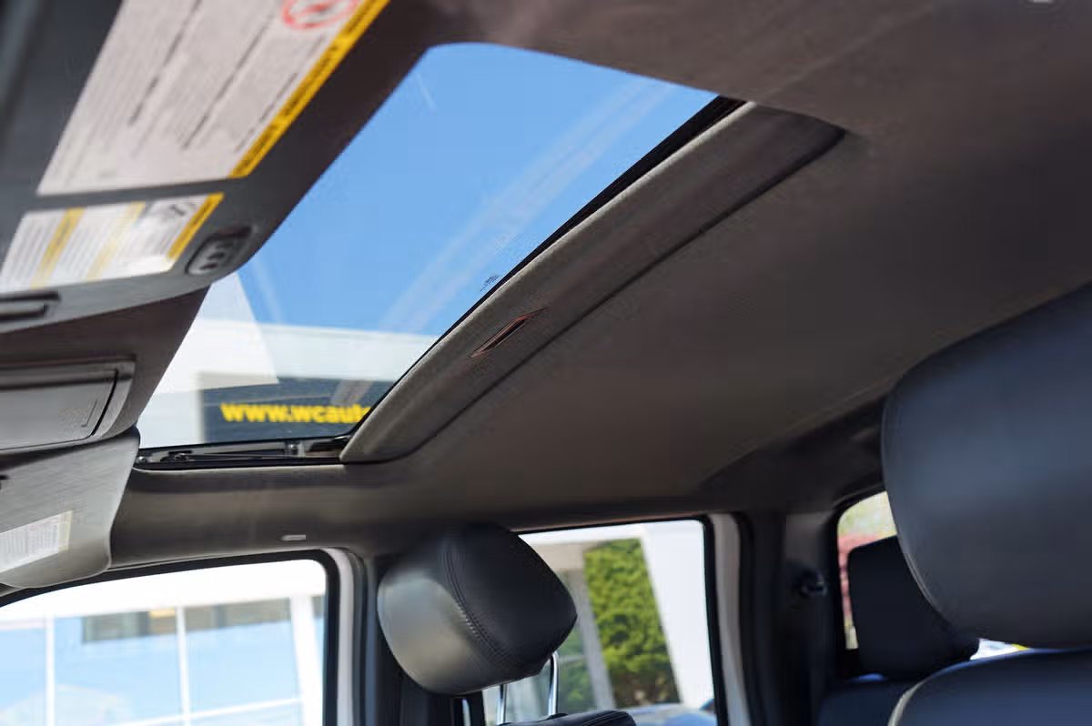 2013 Ford F-250 Super Duty Platinum Crew Cab Image 16