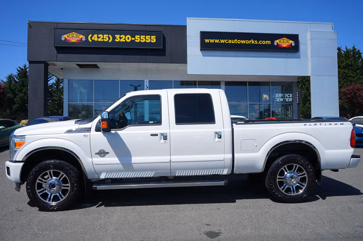 2013 Ford F-250 Super Duty Platinum Crew Cab Image 2