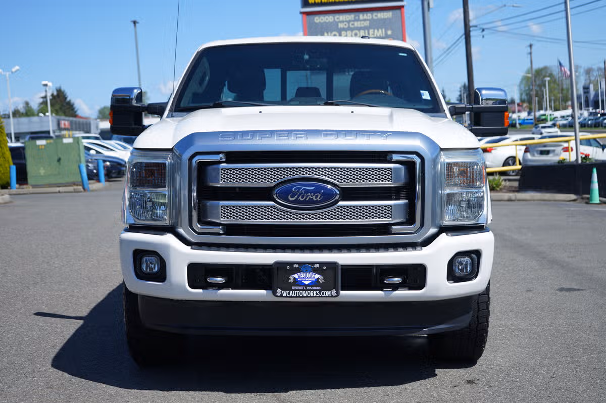 2013 Ford F-250 Super Duty Platinum Crew Cab Image 8