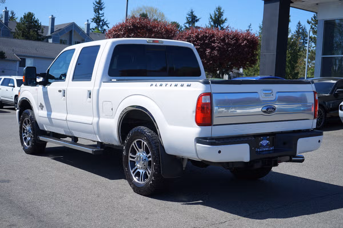 2013 Ford F-250 Super Duty Platinum Crew Cab Image 3