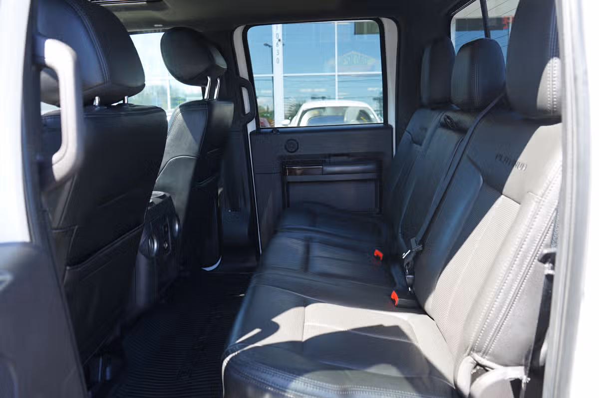 2013 Ford F-250 Super Duty Platinum Crew Cab Image 20