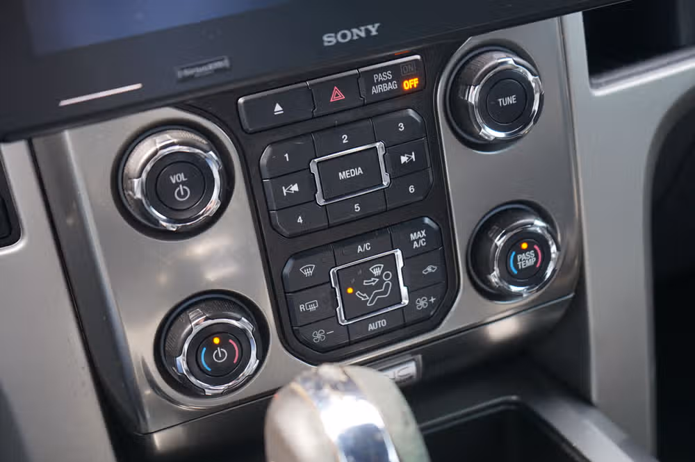 2013 Ford F-150 FX4 SuperCrew Image 20