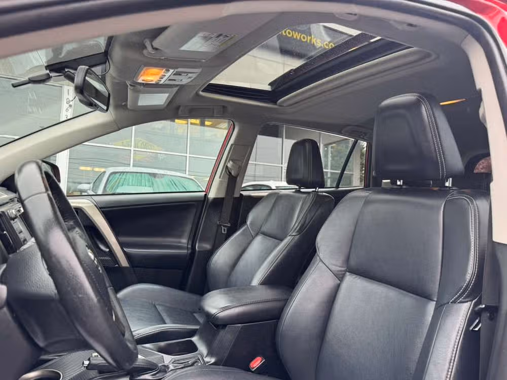 2013 Toyota RAV4 Limited Image 6