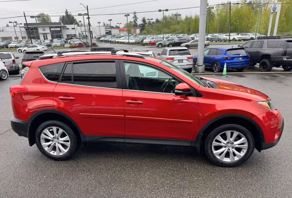 2013 Toyota RAV4 Limited Image 10