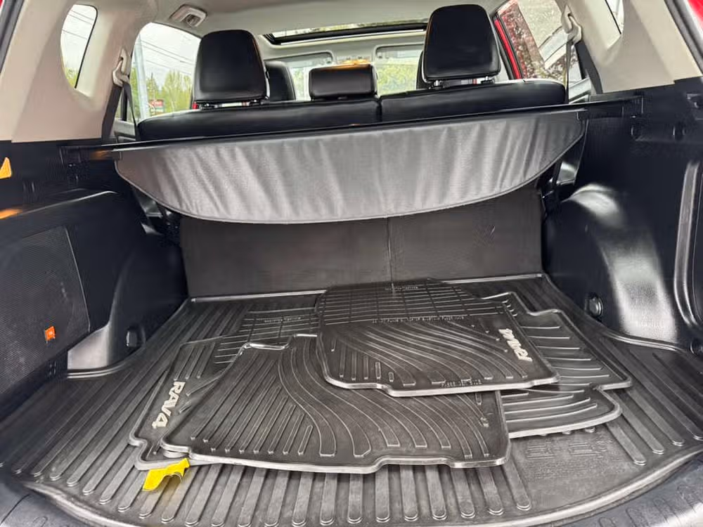 2013 Toyota RAV4 Limited Image 16
