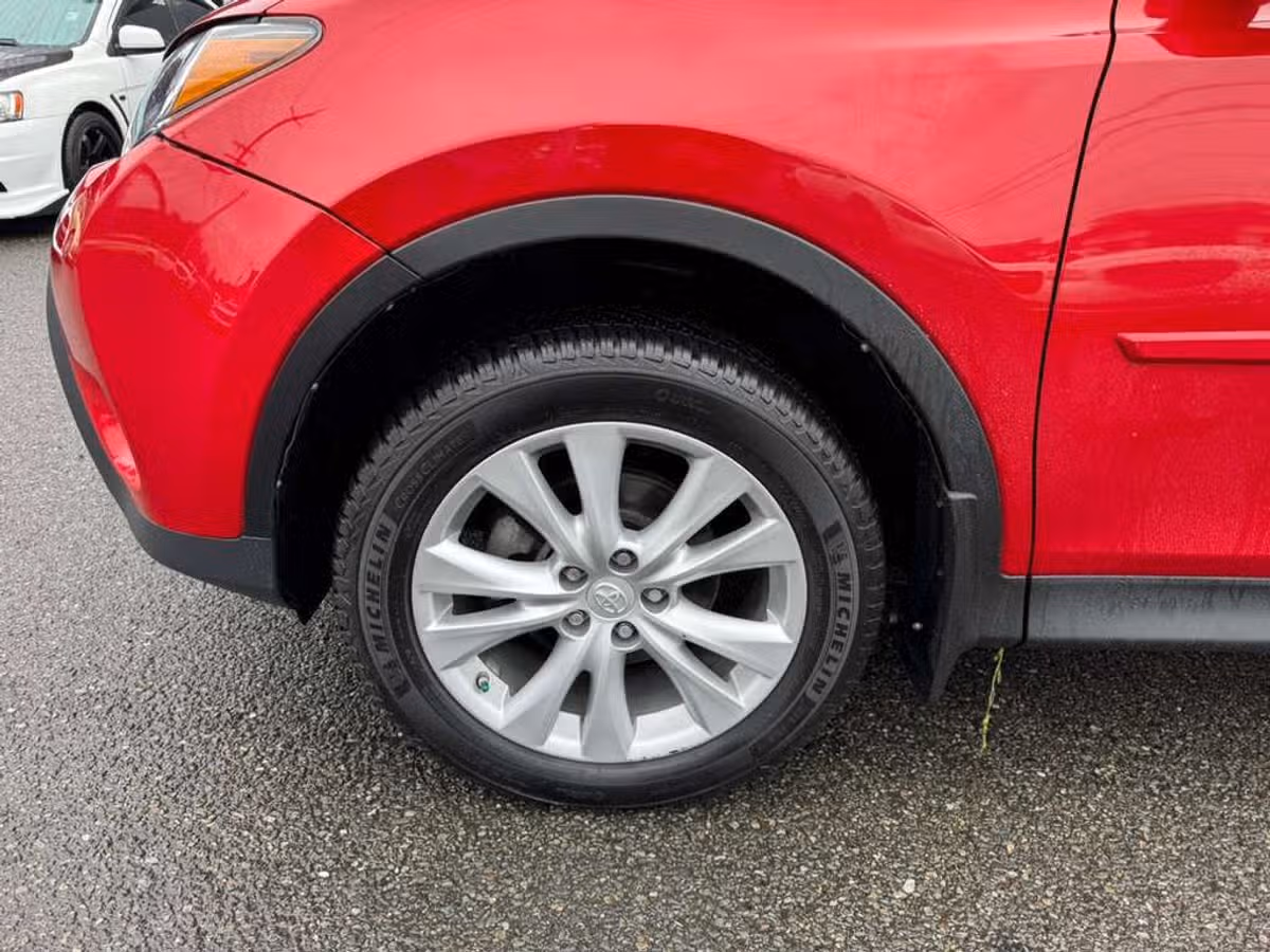 2013 Toyota RAV4 Limited Image 4