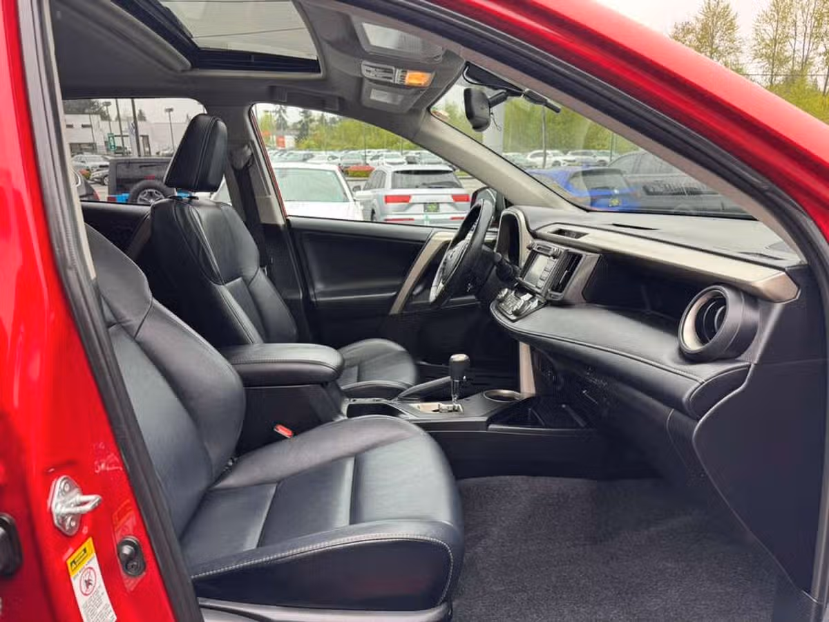 2013 Toyota RAV4 Limited Image 18