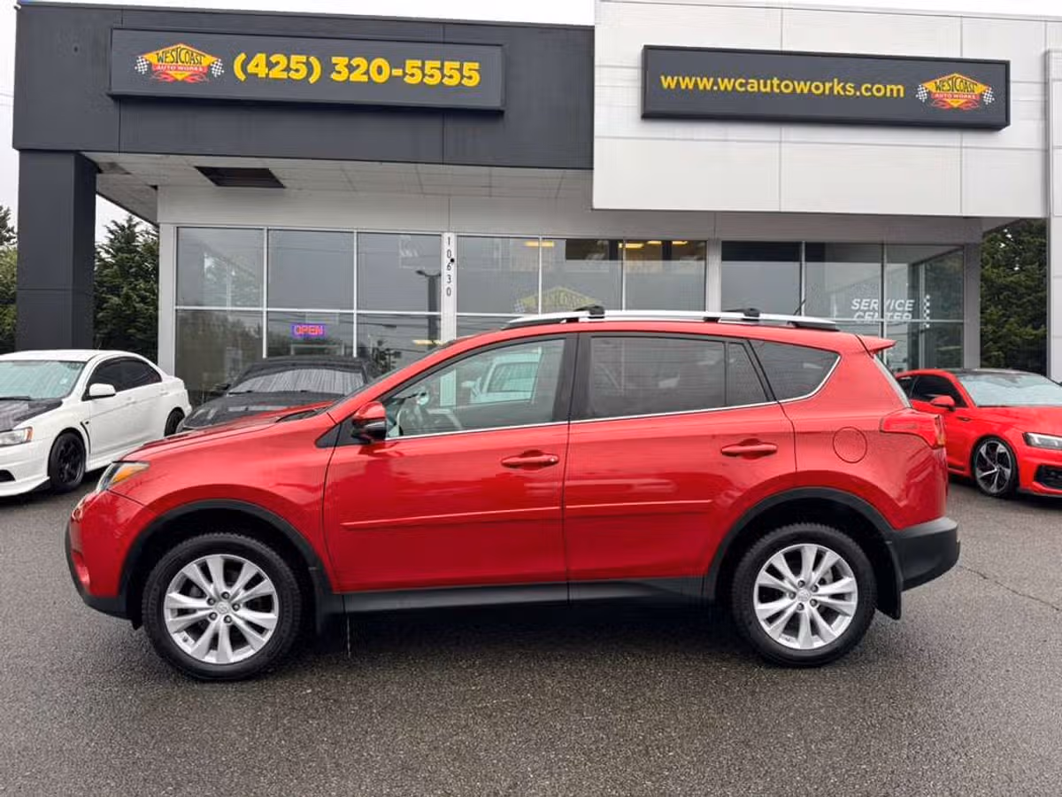 2013 Toyota RAV4 Limited Image 15