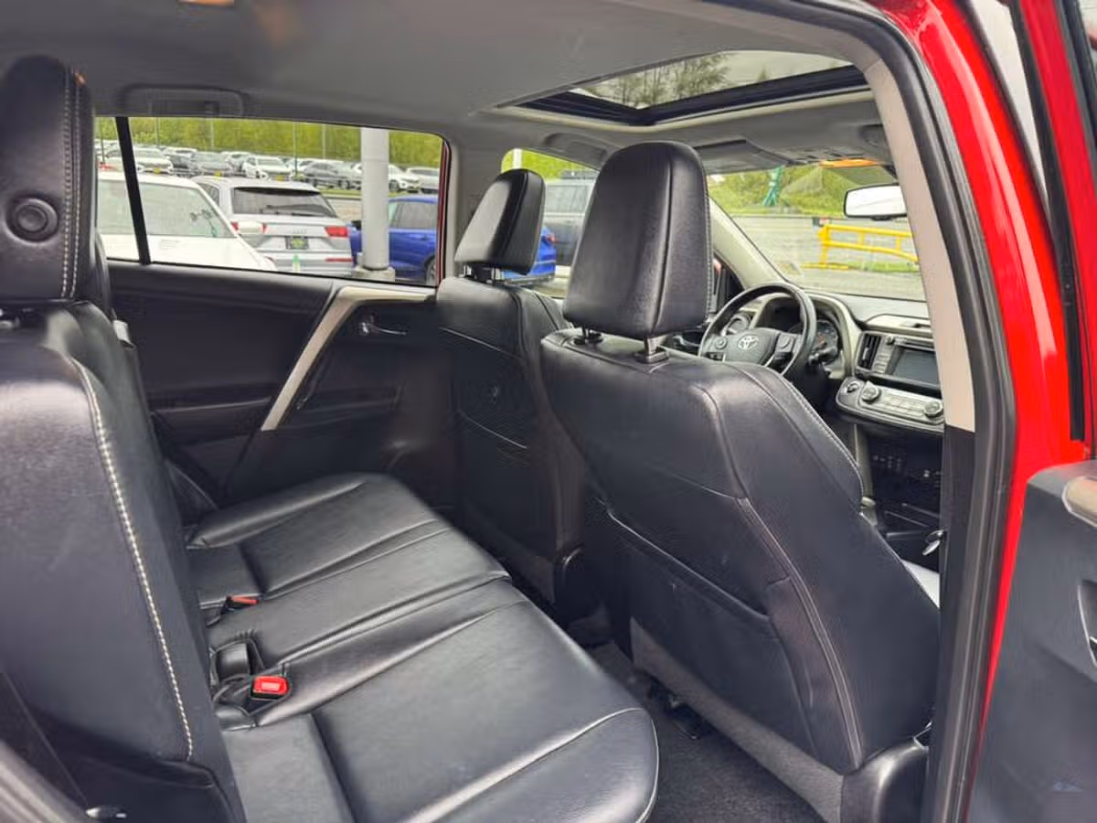 2013 Toyota RAV4 Limited Image 17