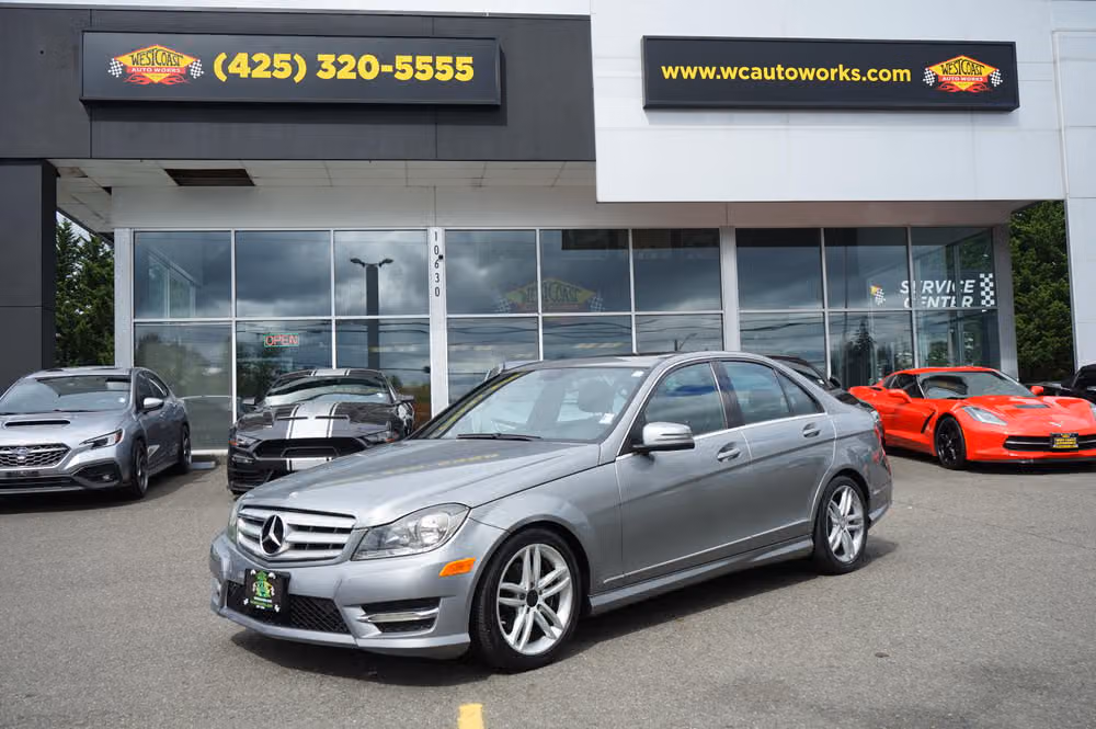 2013 Mercedes-Benz C-Class C 250 Luxury Image 1