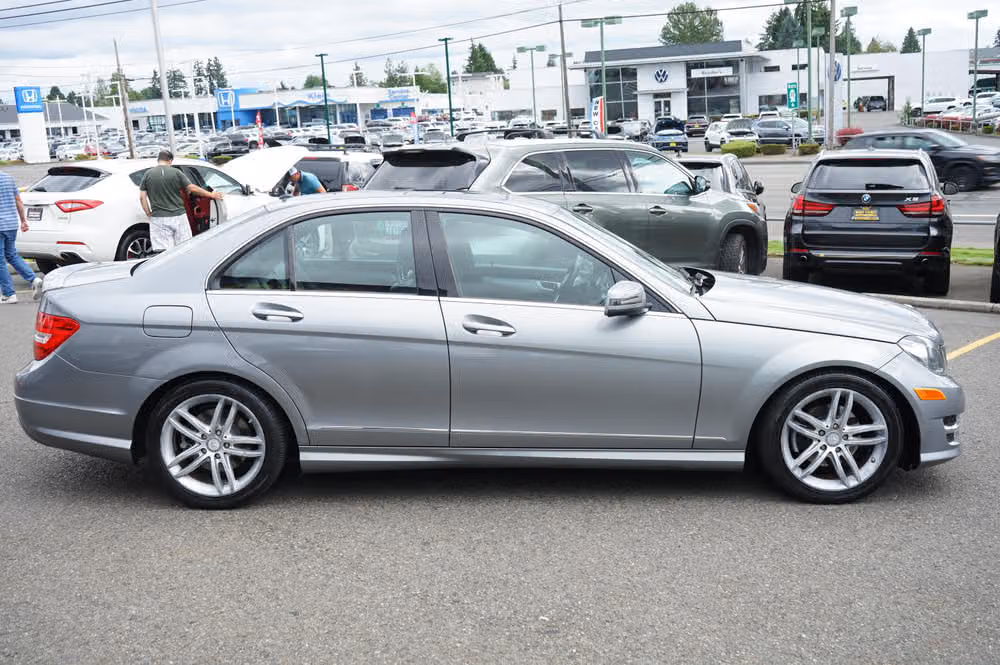 2013 Mercedes-Benz C-Class C 250 Luxury Image 5