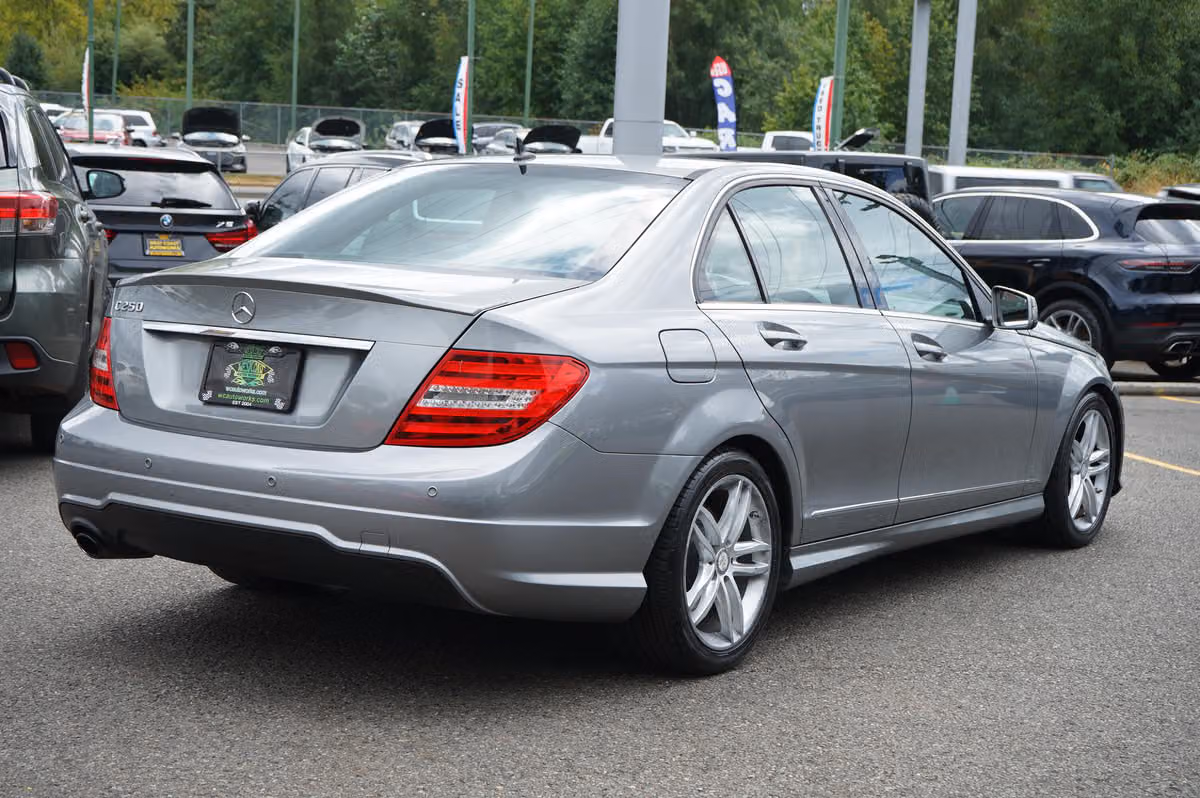 2013 Mercedes-Benz C-Class C 250 Luxury Image 4
