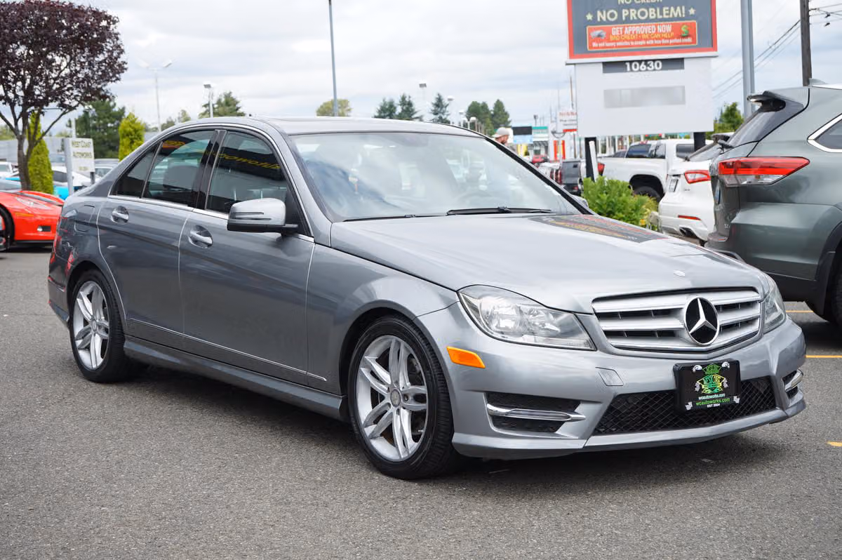 2013 Mercedes-Benz C-Class C 250 Luxury Image 6
