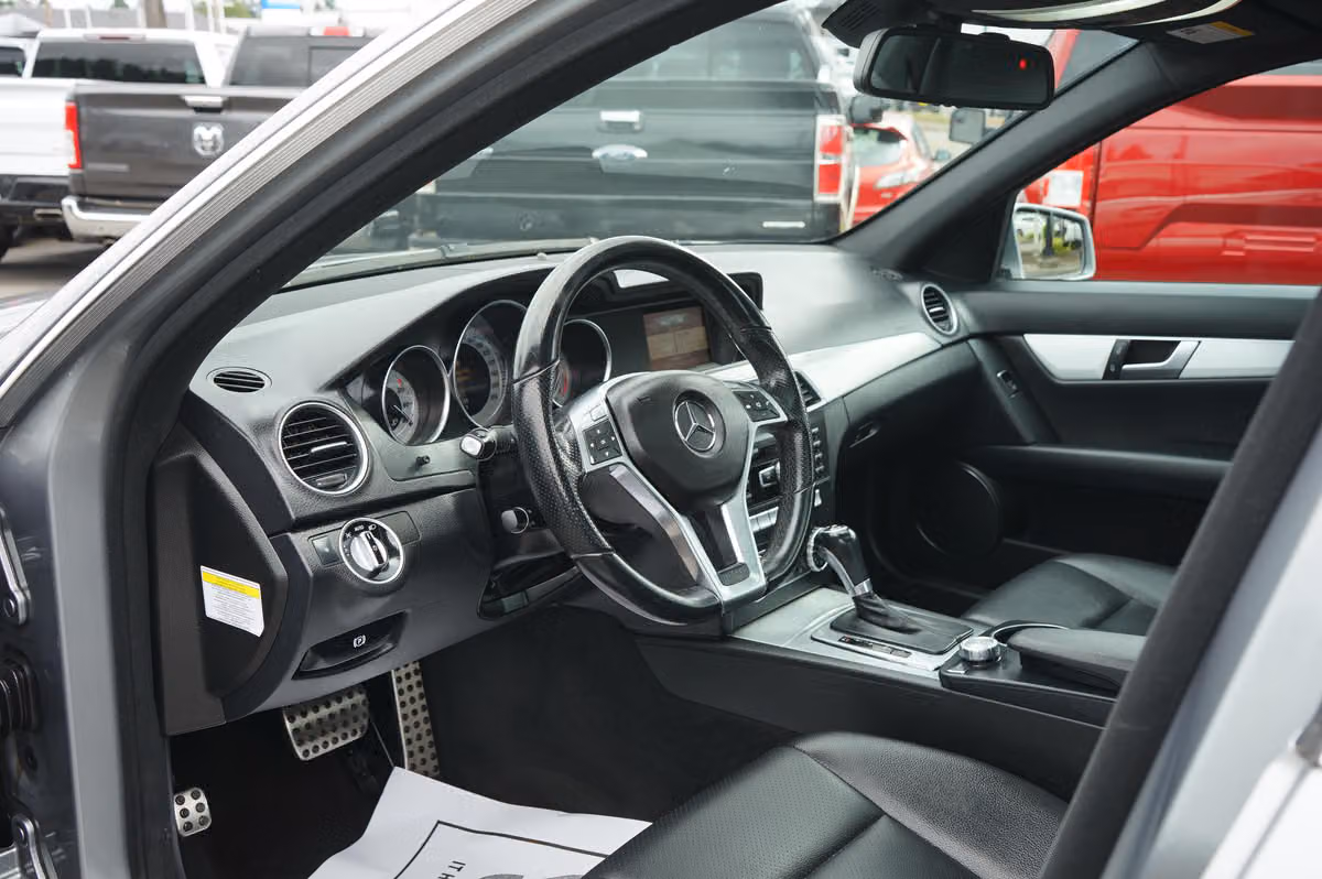 2013 Mercedes-Benz C-Class C 250 Luxury Image 11