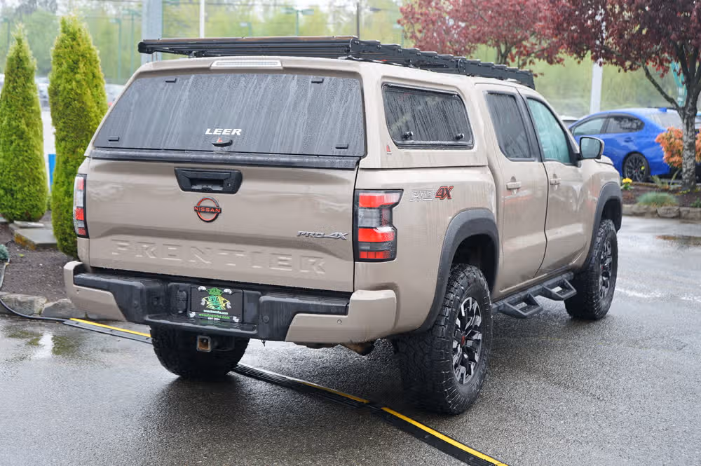 2023 Nissan Frontier PRO-4X Crew Cab Image 5