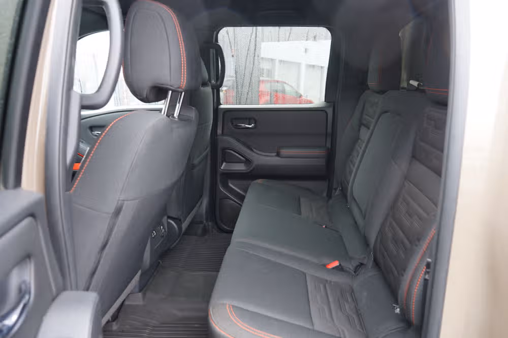 2023 Nissan Frontier PRO-4X Crew Cab Image 12