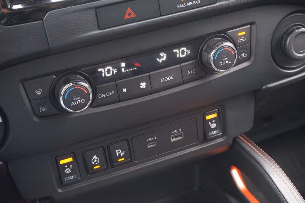 2023 Nissan Frontier PRO-4X Crew Cab Image 18