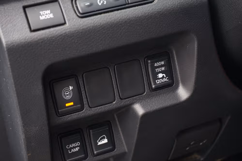 2023 Nissan Frontier PRO-4X Crew Cab Image 23