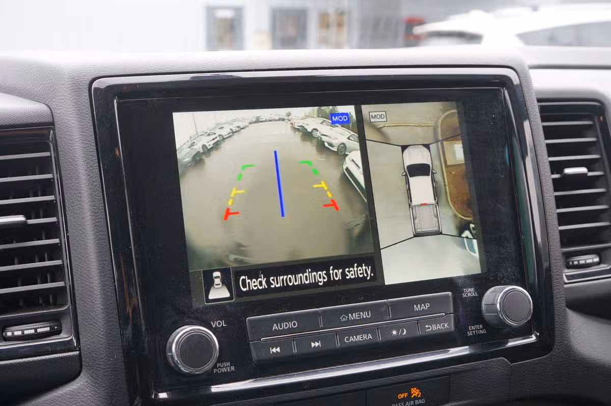 2023 Nissan Frontier PRO-4X Crew Cab Image 16
