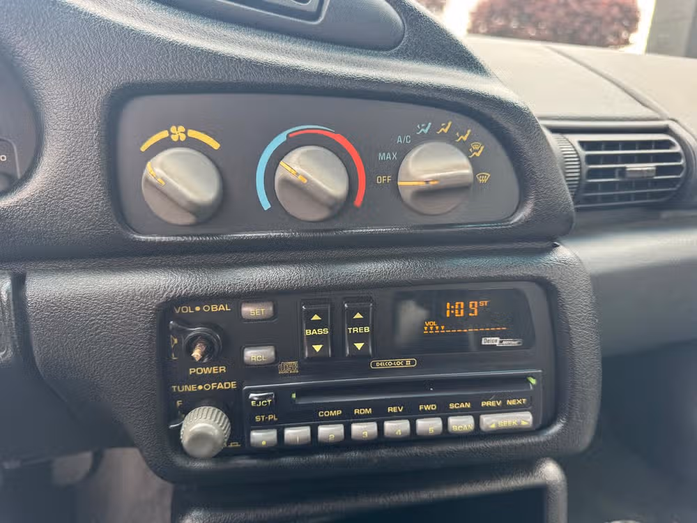 1993 Chevrolet Camaro Z28 Image 16