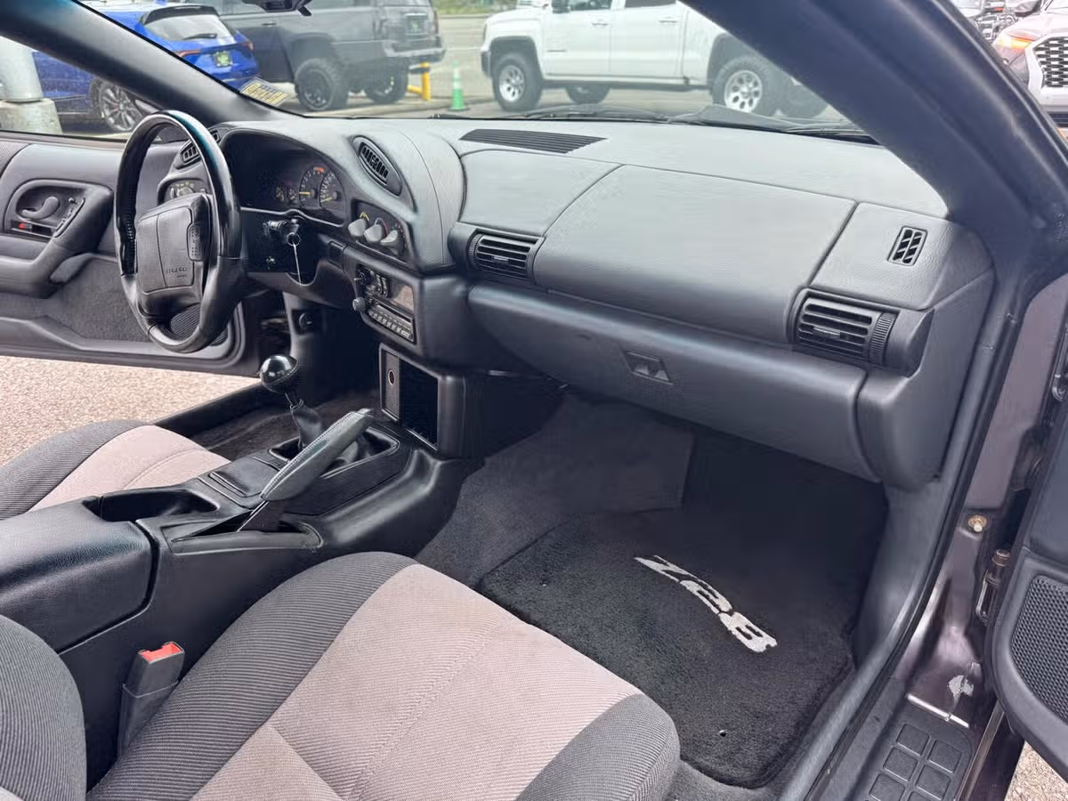 1993 Chevrolet Camaro Z28 Image 14