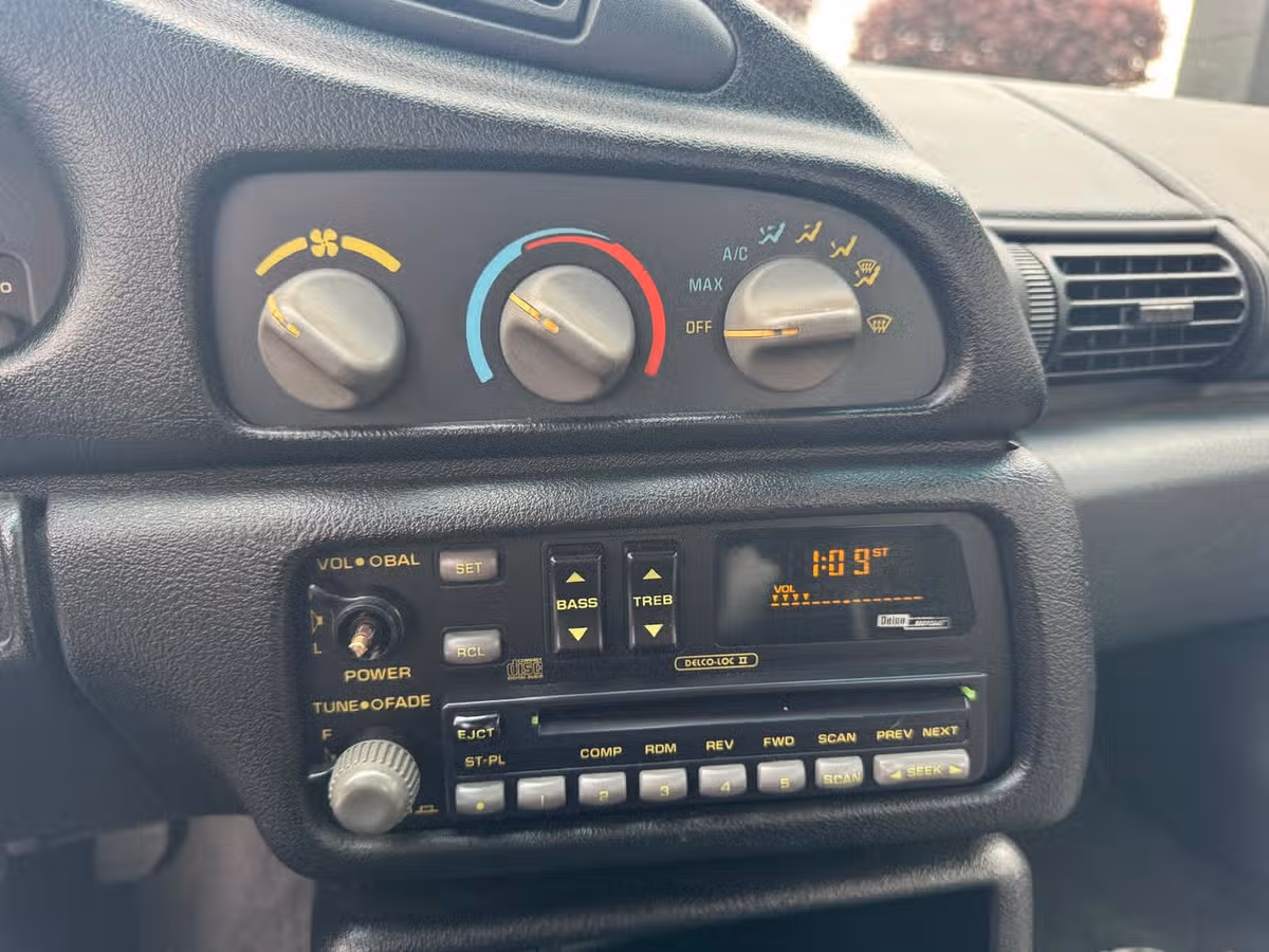 1993 Chevrolet Camaro Z28 Image 16