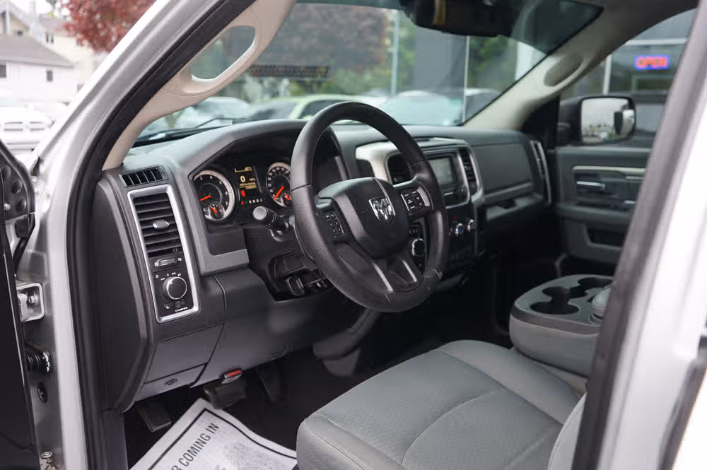 2016 Ram 1500 SLT Quad Cab Image 13
