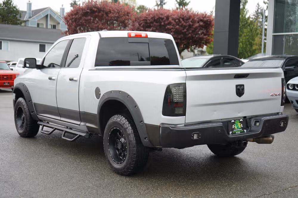 2016 Ram 1500 SLT Quad Cab Image 3