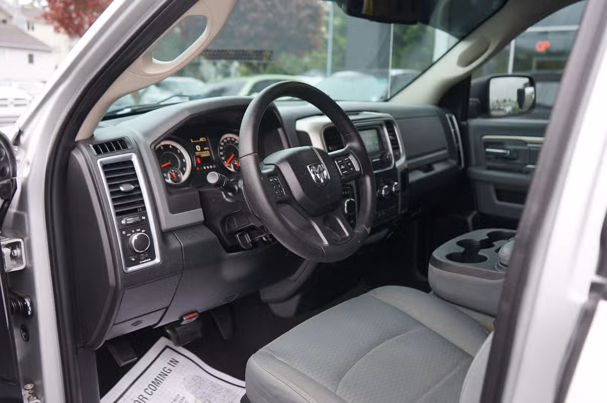 2016 Ram 1500 SLT Quad Cab Image 12