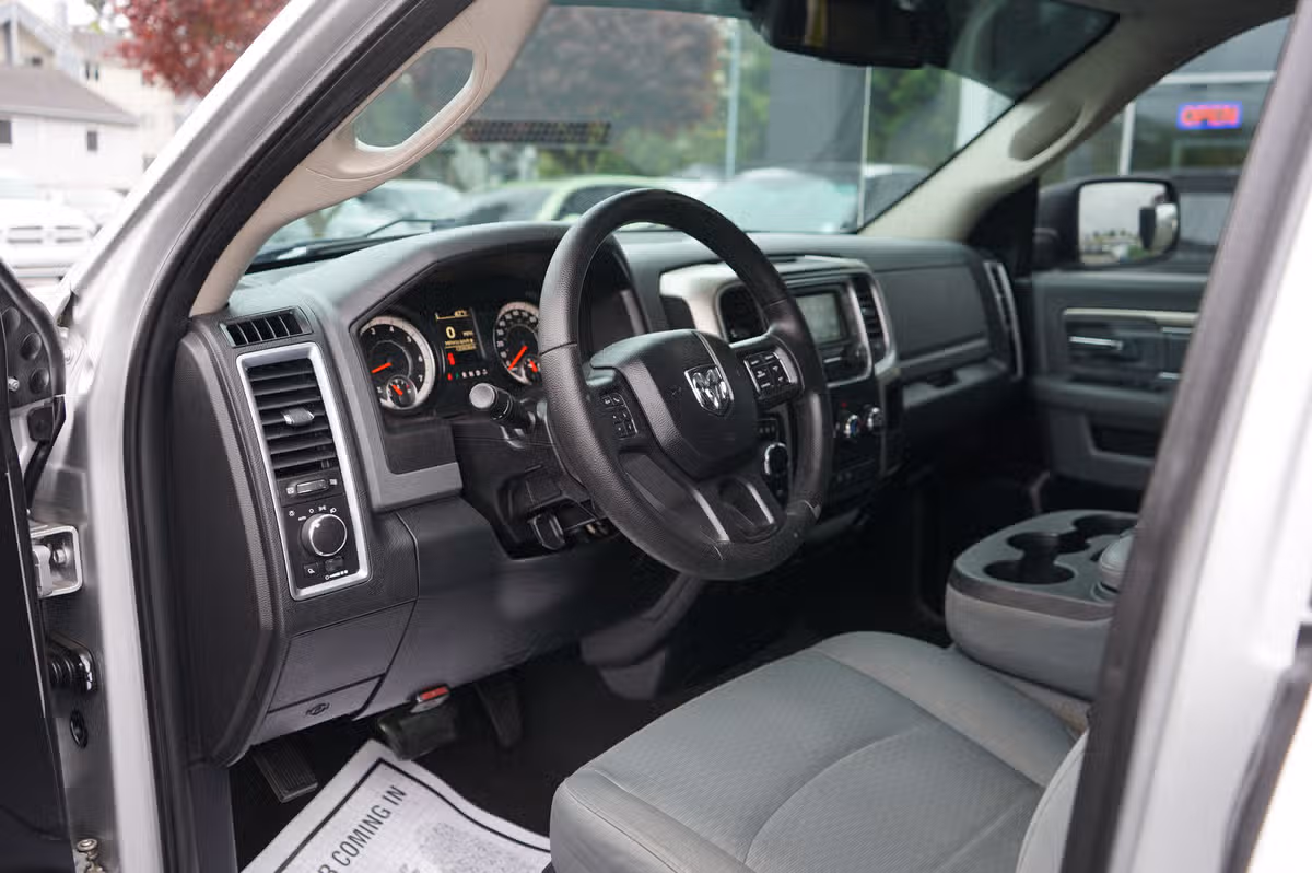 2016 Ram 1500 SLT Quad Cab Image 13