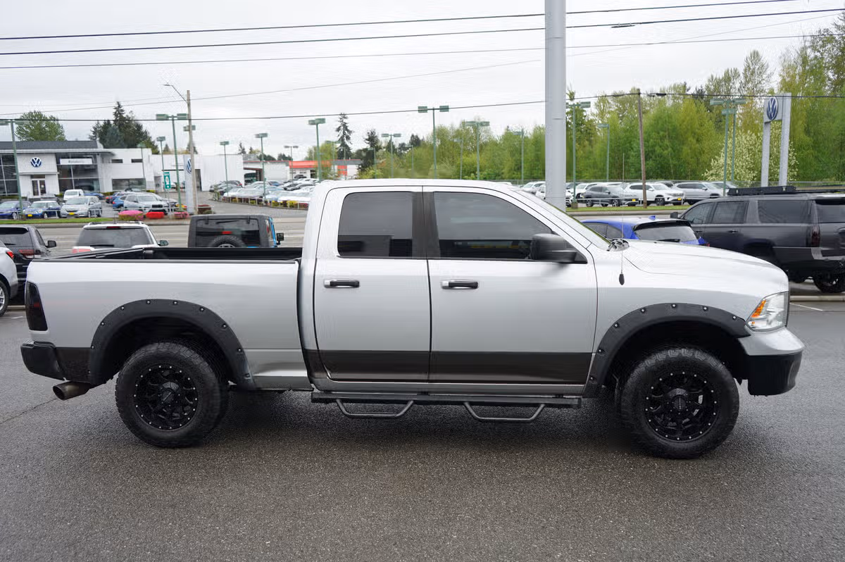 2016 Ram 1500 SLT Quad Cab Image 6