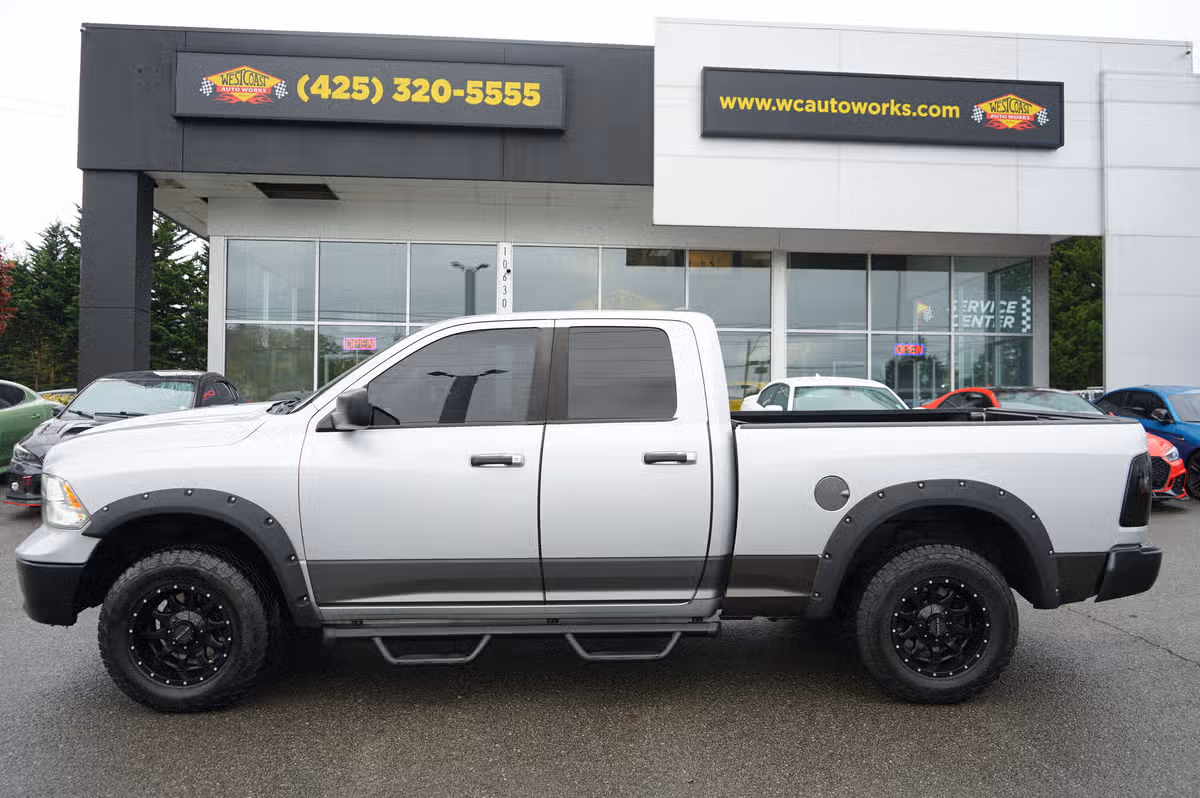 2016 Ram 1500 SLT Quad Cab Image 2