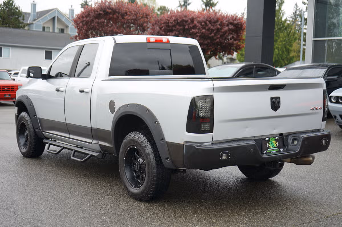 2016 Ram 1500 SLT Quad Cab Image 3