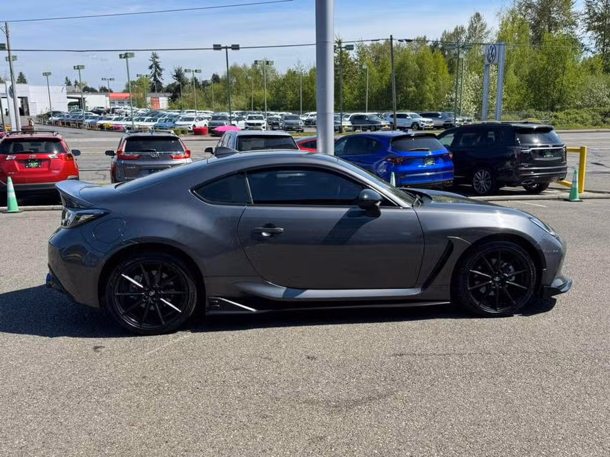 2024 Toyota GR86 Premium Image 9